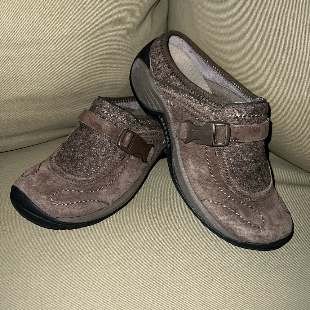 Merrell Suede and wool encore sidestep moccasins slip on shoes size 6.5